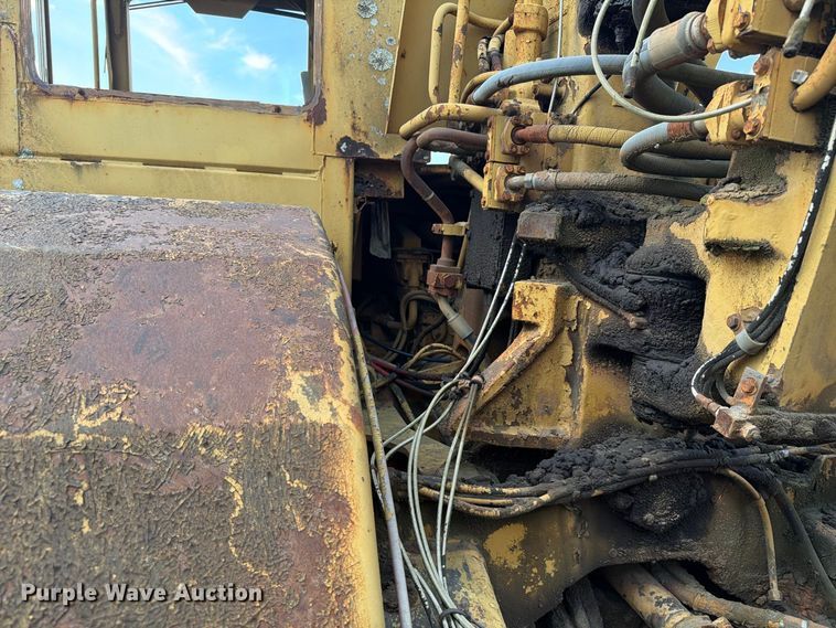 image for item EF1355 1987 Caterpillar 615 elevating scraper