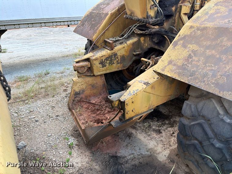 image for item EF1355 1987 Caterpillar 615 elevating scraper