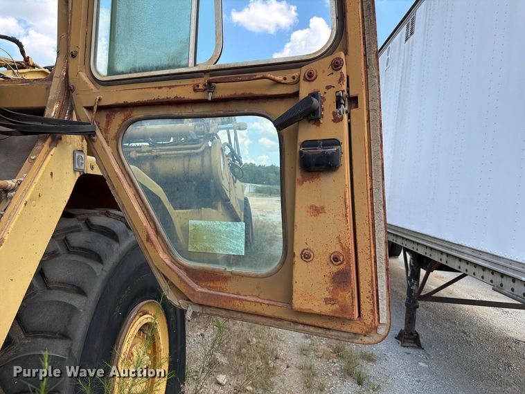image for item EF1355 1987 Caterpillar 615 elevating scraper