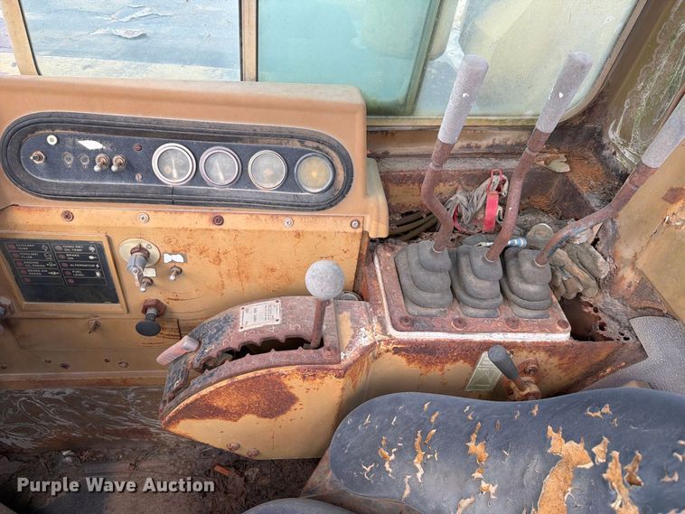 image for item EF1355 1987 Caterpillar 615 elevating scraper