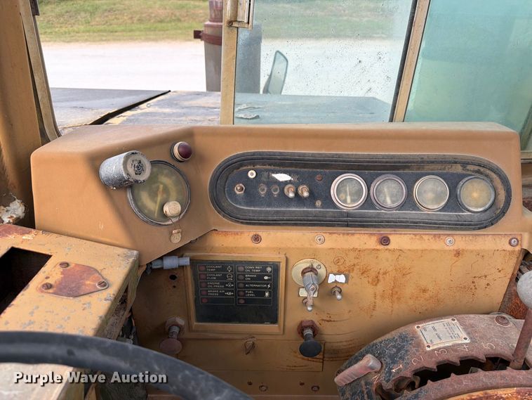 image for item EF1355 1987 Caterpillar 615 elevating scraper