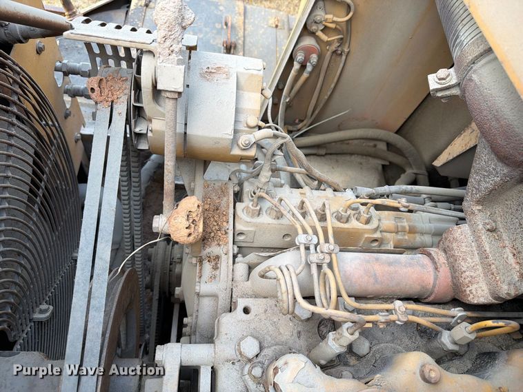 image for item EF1355 1987 Caterpillar 615 elevating scraper