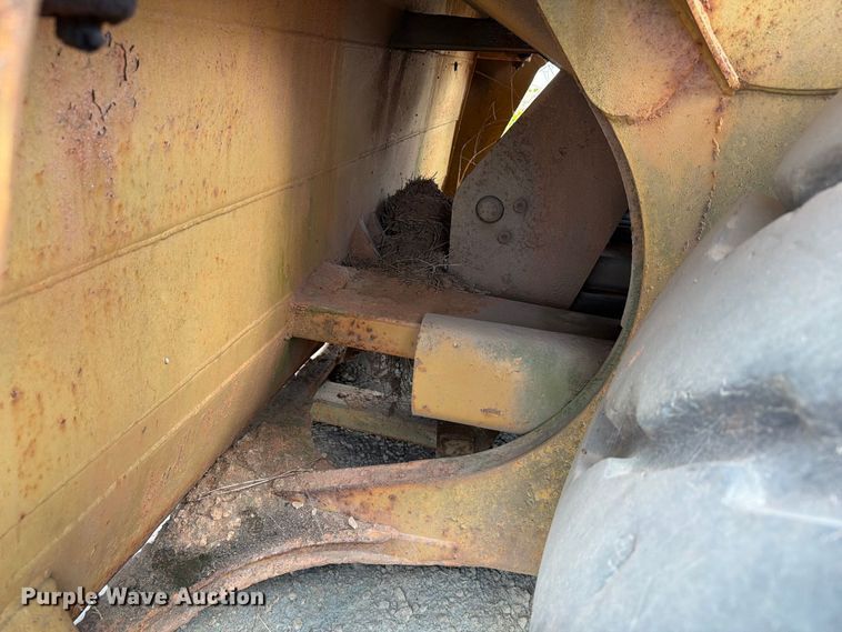 image for item EF1355 1987 Caterpillar 615 elevating scraper