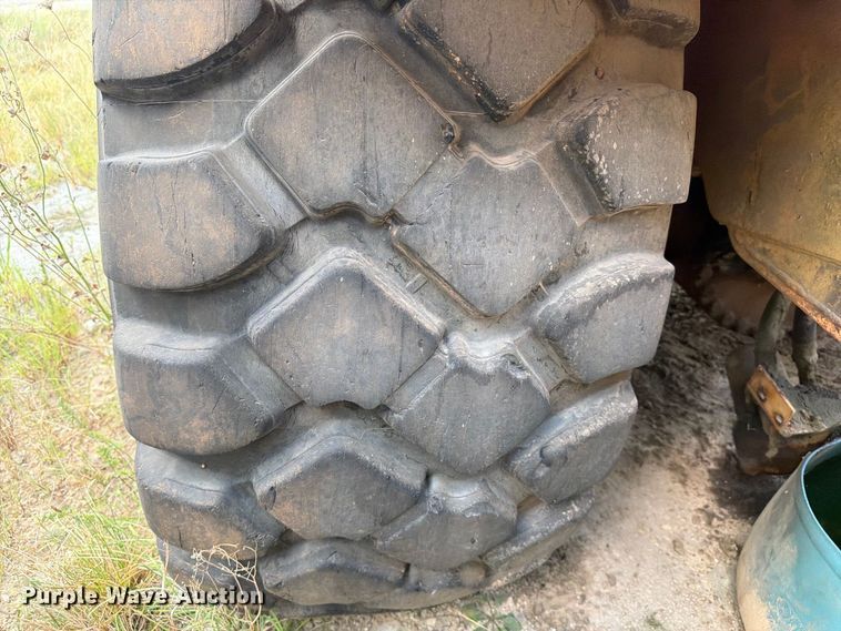 image for item EF1355 1987 Caterpillar 615 elevating scraper