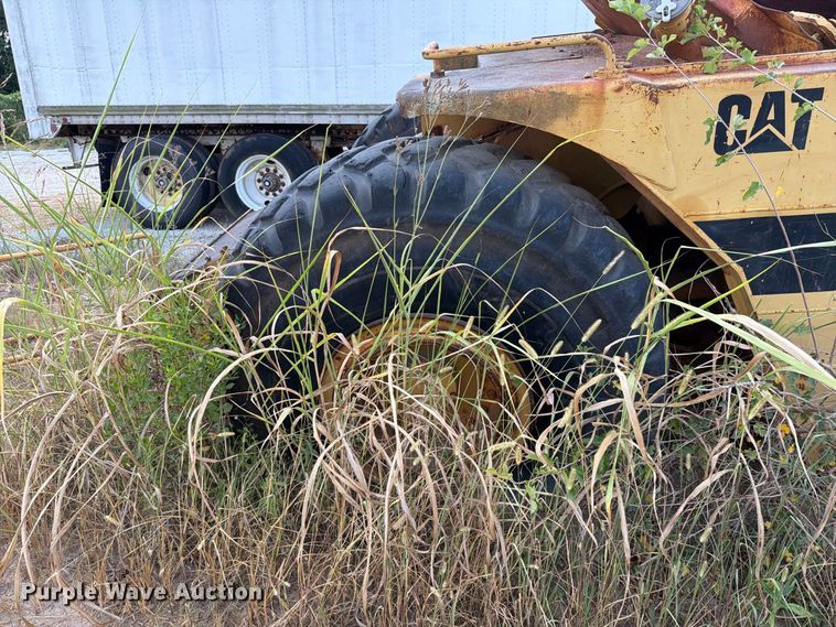 image for item EF1355 1987 Caterpillar 615 elevating scraper
