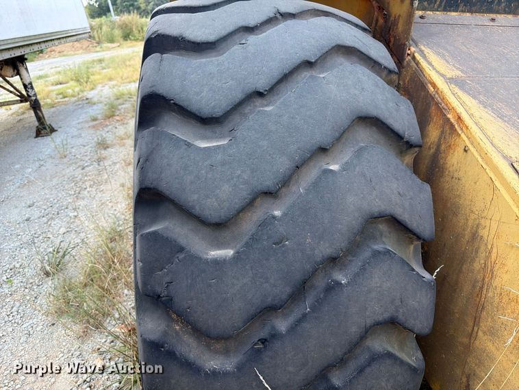 image for item EF1355 1987 Caterpillar 615 elevating scraper