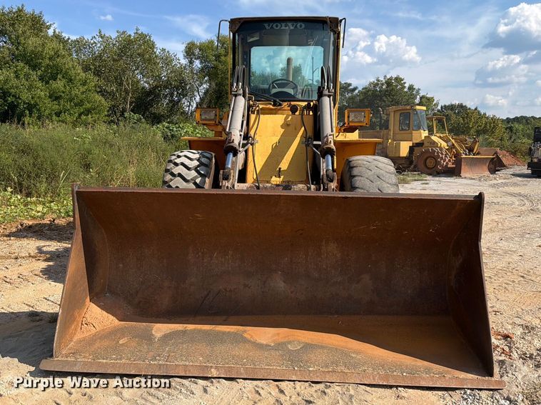 image for item EF1356 1995 Volvo L90B wheel loader