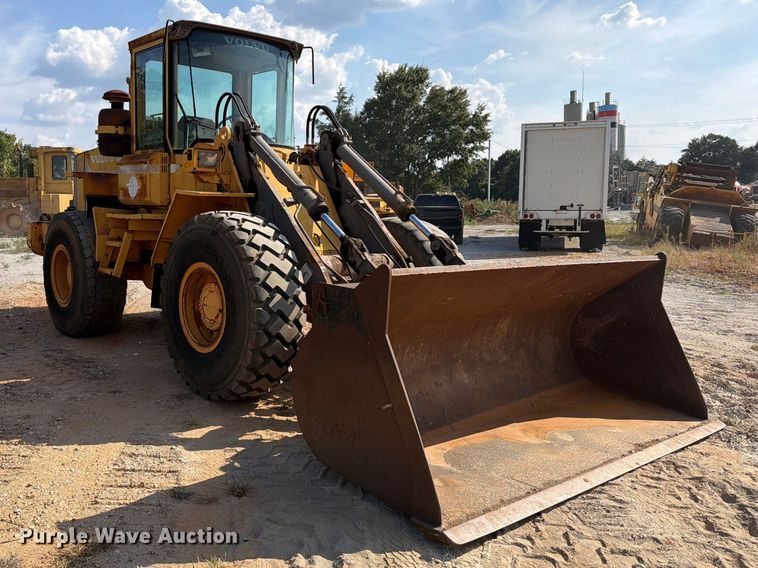 image for item EF1356 1995 Volvo L90B wheel loader