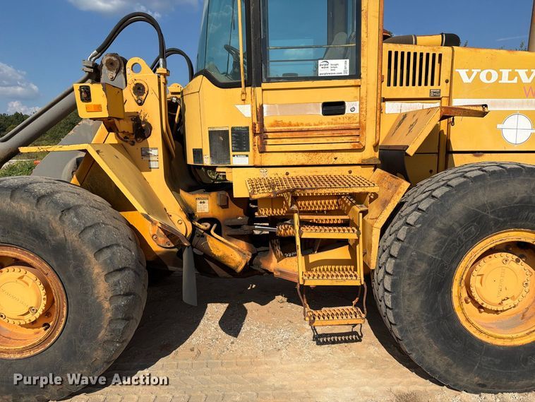 image for item EF1356 1995 Volvo L90B wheel loader