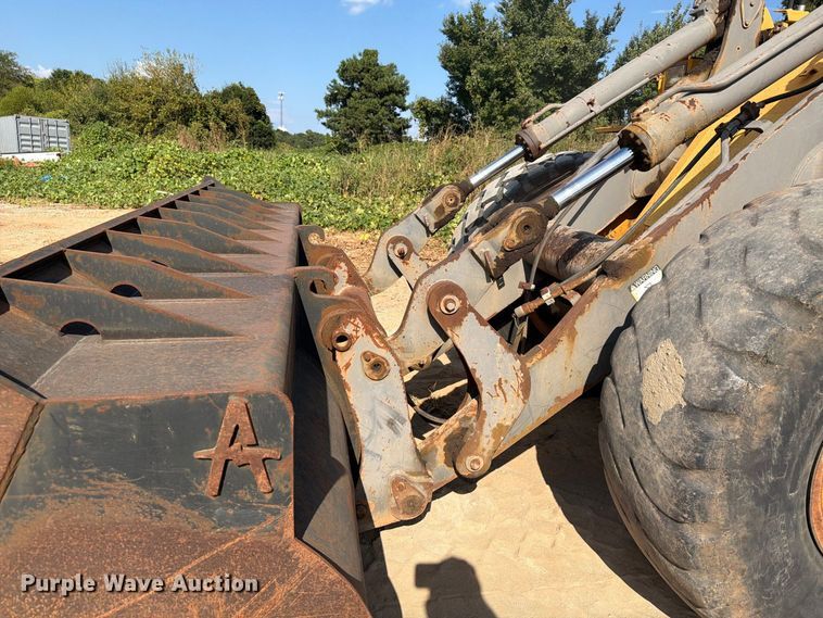 image for item EF1356 1995 Volvo L90B wheel loader