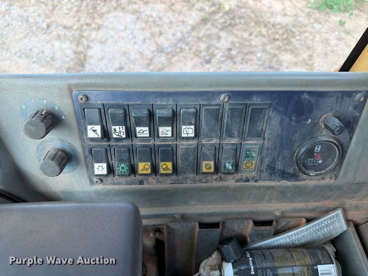 image for item EF1356 1995 Volvo L90B wheel loader