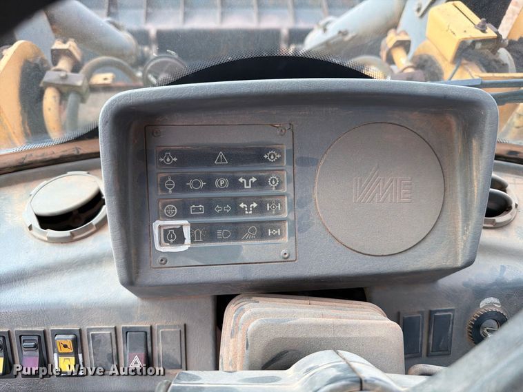 image for item EF1356 1995 Volvo L90B wheel loader