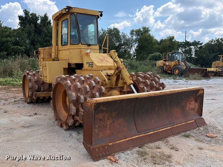 image for item EF1357 1992 Caterpillar 816B soil compactor