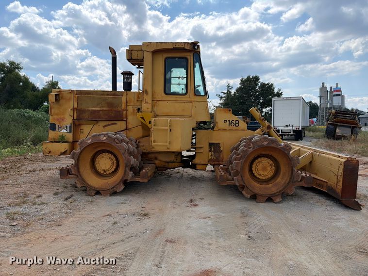 image for item EF1357 1992 Caterpillar 816B soil compactor
