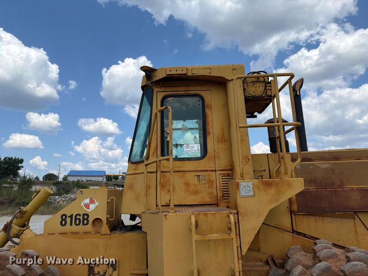 image for item EF1357 1992 Caterpillar 816B soil compactor