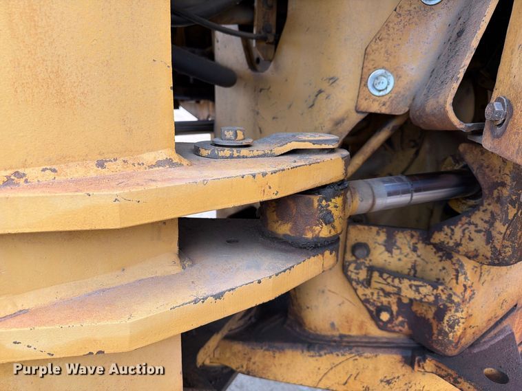 image for item EF1357 1992 Caterpillar 816B soil compactor