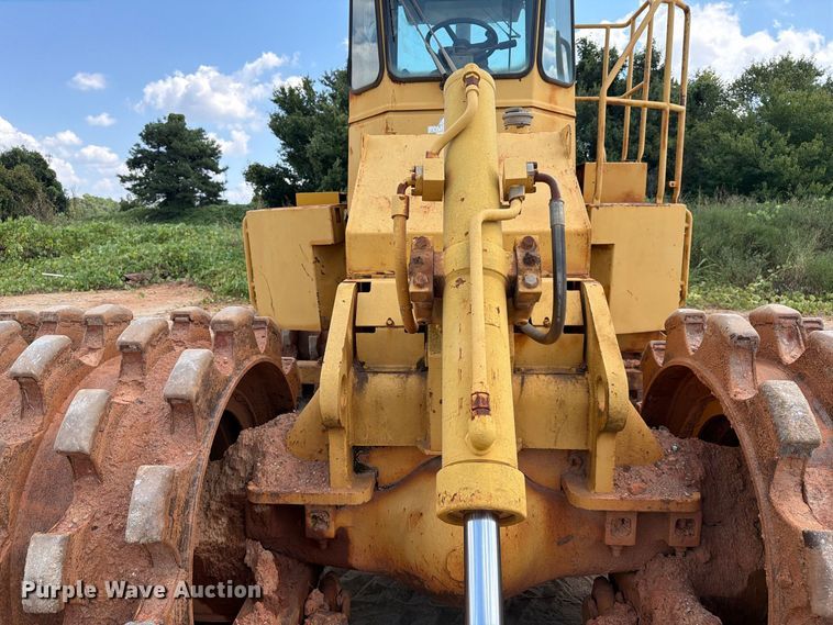 image for item EF1357 1992 Caterpillar 816B soil compactor