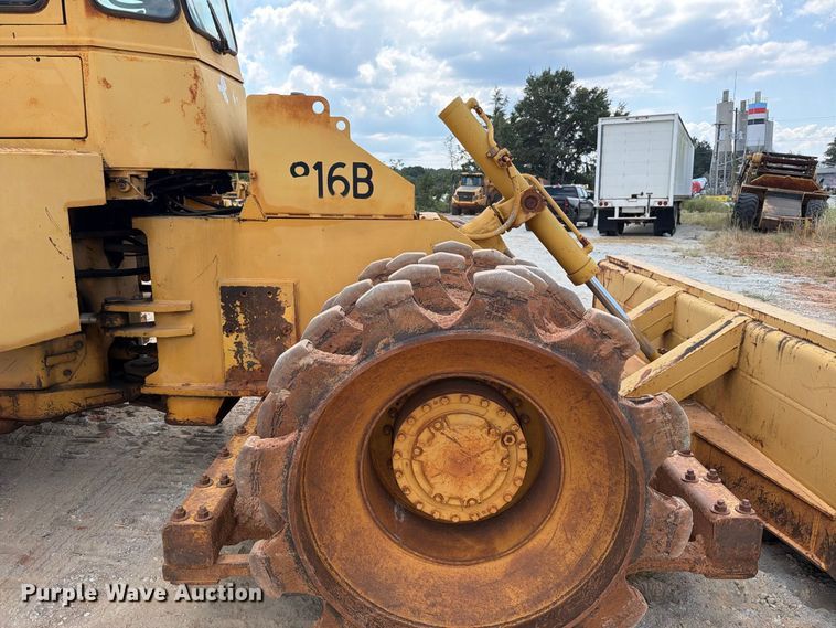 image for item EF1357 1992 Caterpillar 816B soil compactor