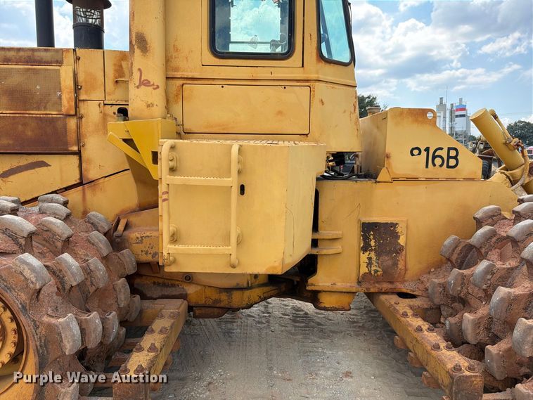 image for item EF1357 1992 Caterpillar 816B soil compactor