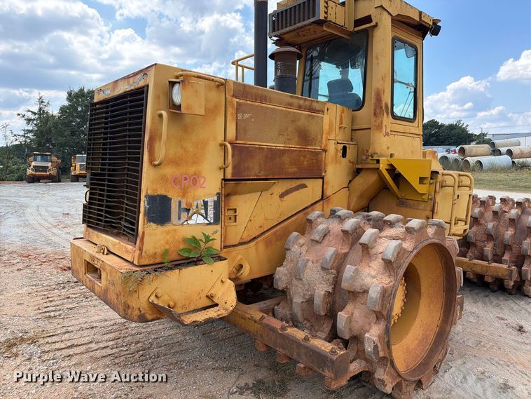 image for item EF1357 1992 Caterpillar 816B soil compactor