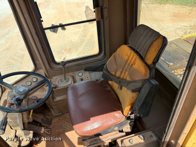 image for item EF1357 1992 Caterpillar 816B soil compactor