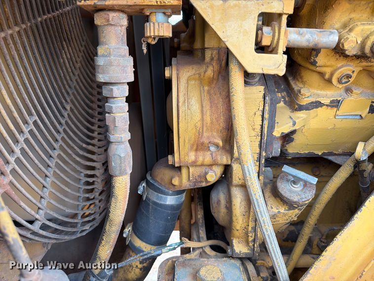 image for item EF1357 1992 Caterpillar 816B soil compactor