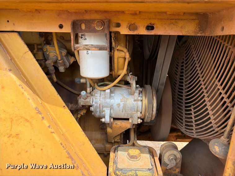 image for item EF1357 1992 Caterpillar 816B soil compactor
