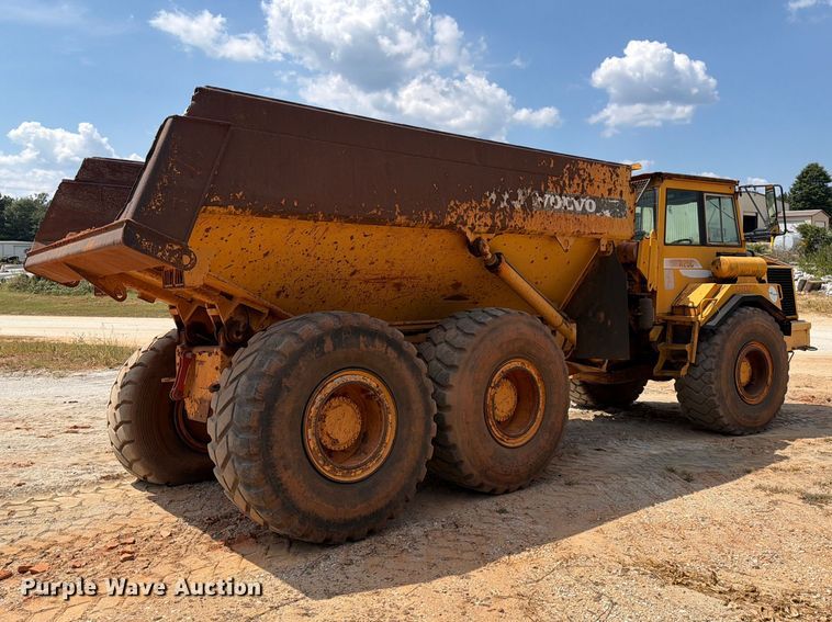 image for item EF1358 2001 Volvo A25C 6X6 haul truck