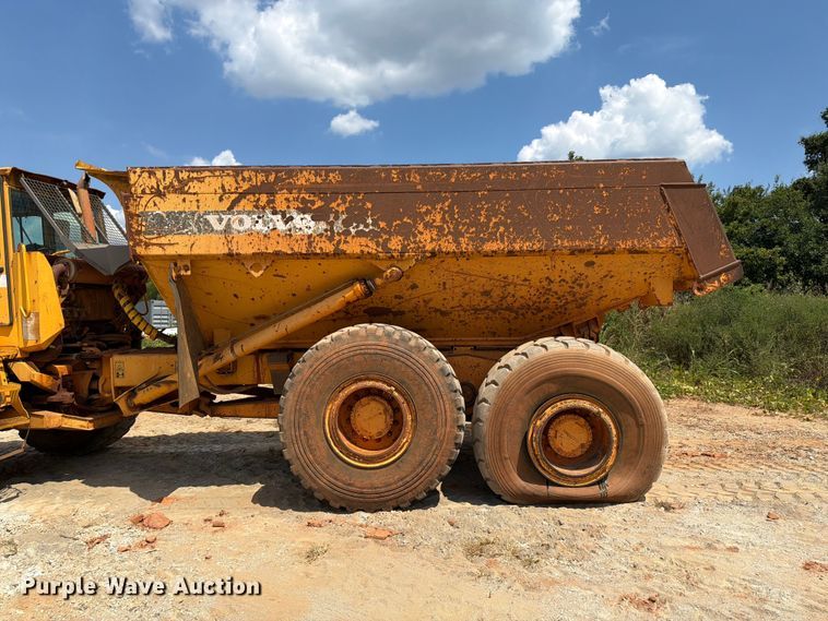 image for item EF1358 2001 Volvo A25C 6X6 haul truck