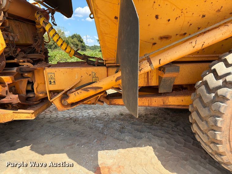 image for item EF1358 2001 Volvo A25C 6X6 haul truck