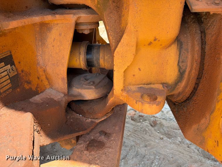 image for item EF1358 2001 Volvo A25C 6X6 haul truck