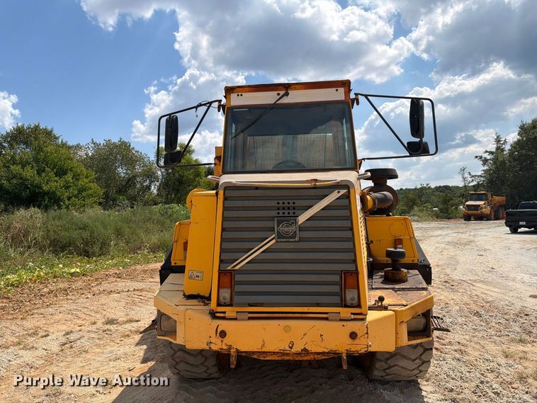 image for item EF1358 2001 Volvo A25C 6X6 haul truck