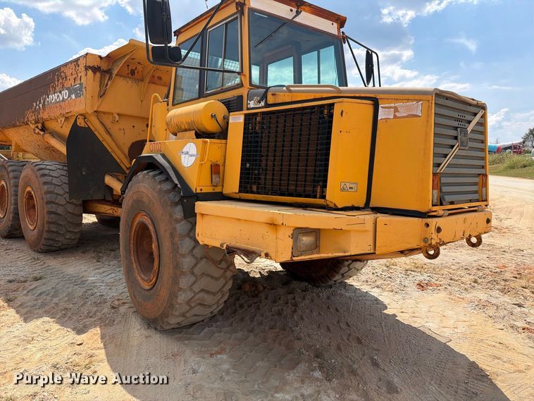 image for item EF1358 2001 Volvo A25C 6X6 haul truck