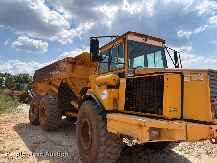 image for item EF1358 2001 Volvo A25C 6X6 haul truck