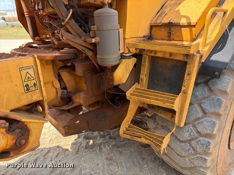 image for item EF1358 2001 Volvo A25C 6X6 haul truck