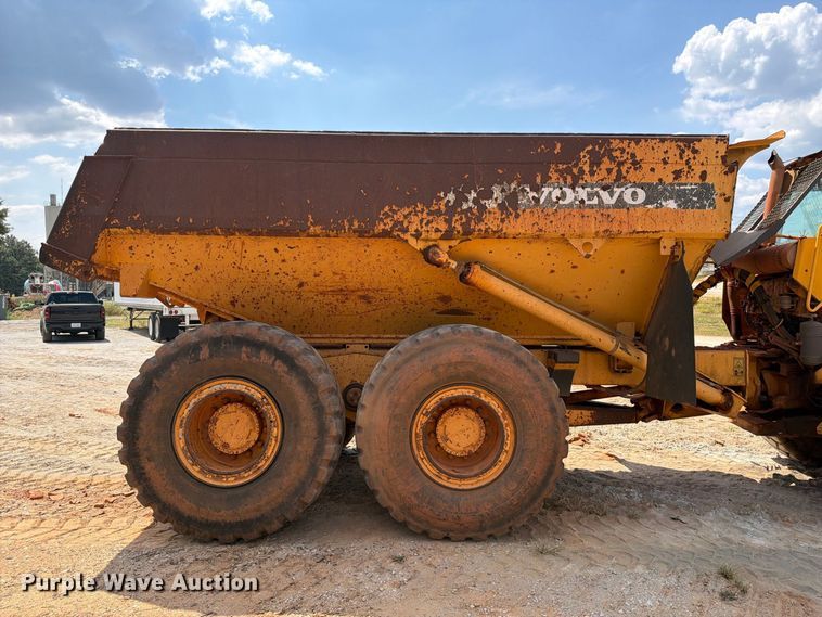 image for item EF1358 2001 Volvo A25C 6X6 haul truck