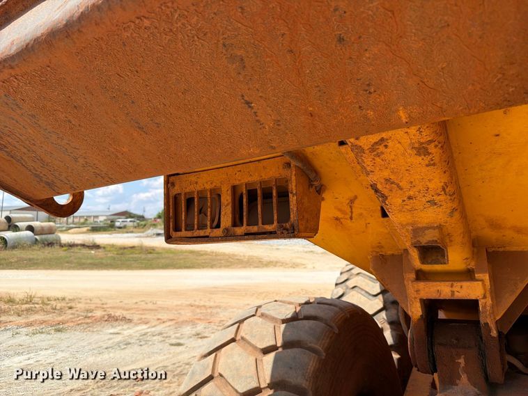 image for item EF1358 2001 Volvo A25C 6X6 haul truck