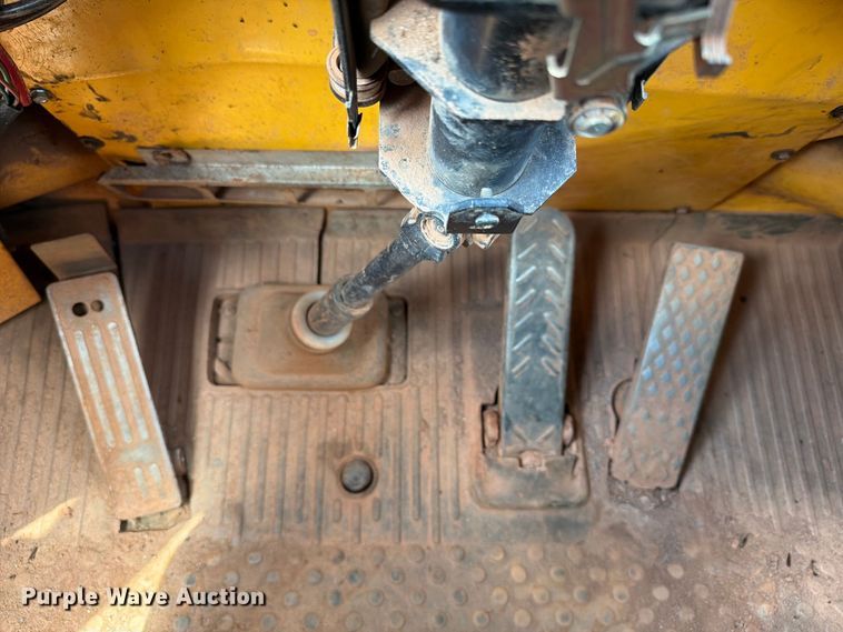 image for item EF1358 2001 Volvo A25C 6X6 haul truck
