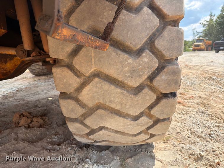 image for item EF1358 2001 Volvo A25C 6X6 haul truck