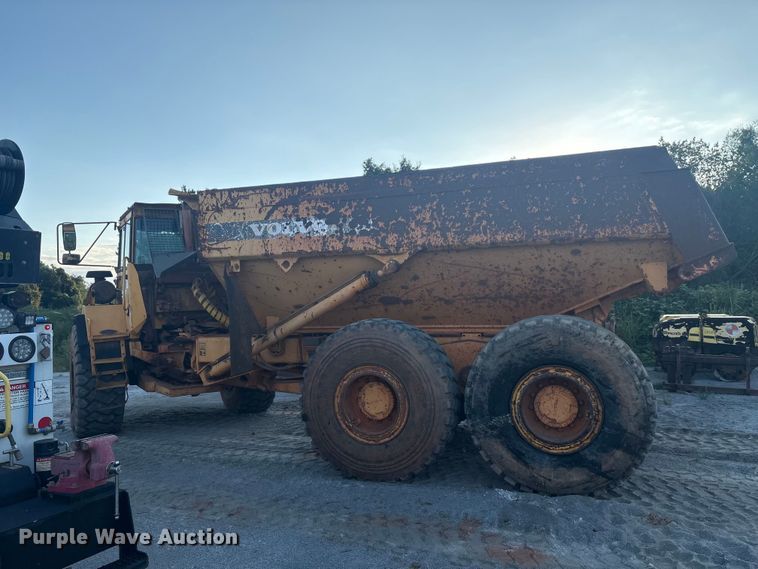 image for item EF1358 2001 Volvo A25C 6X6 haul truck