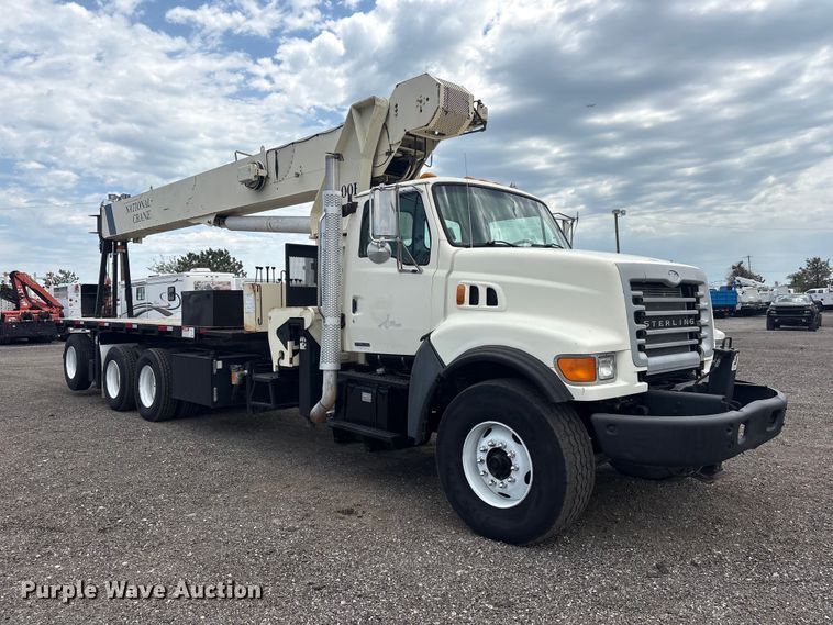 image for item EG9098 2003 Sterling Crane truck