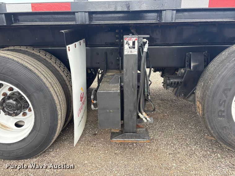 image for item EG9098 2003 Sterling Crane truck