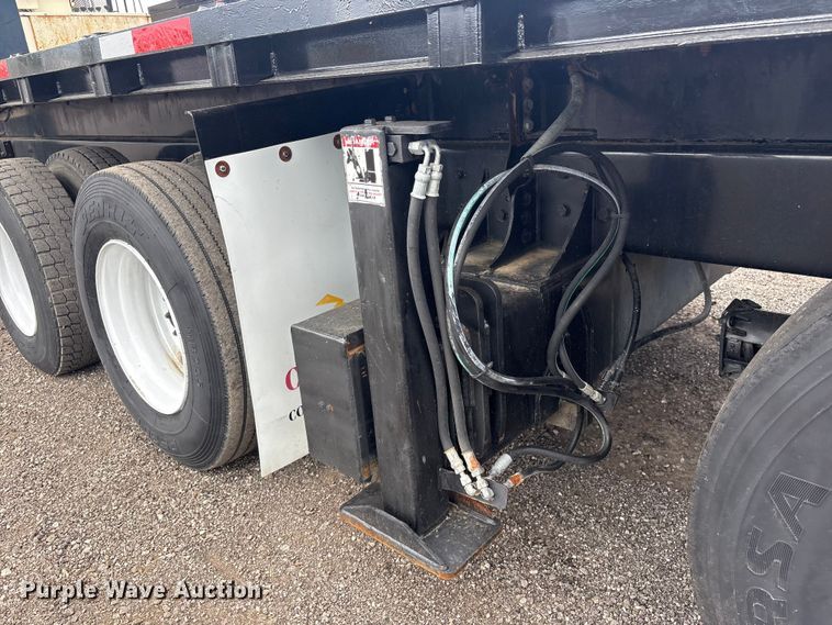 image for item EG9098 2003 Sterling Crane truck