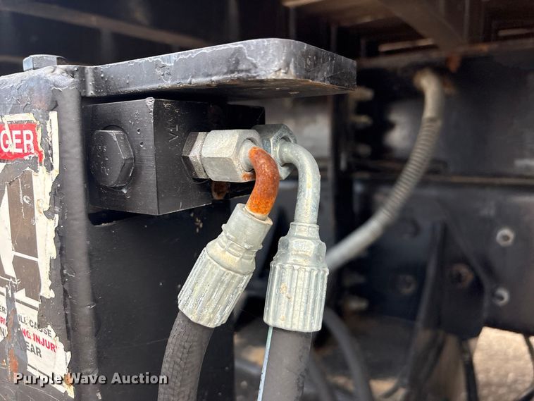 image for item EG9098 2003 Sterling Crane truck