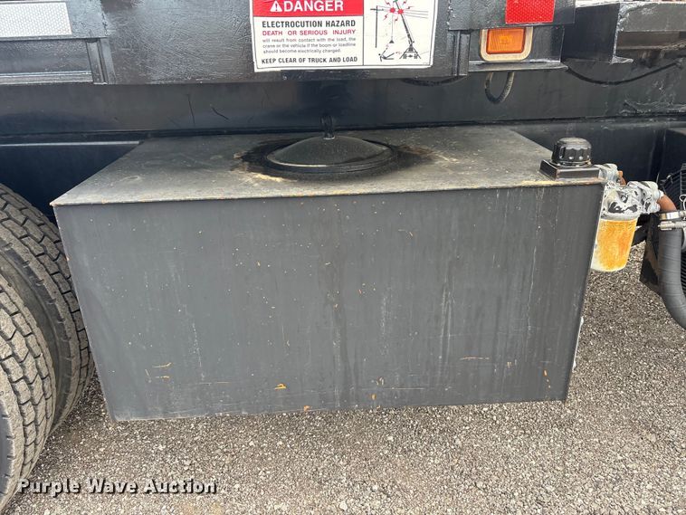 image for item EG9098 2003 Sterling Crane truck