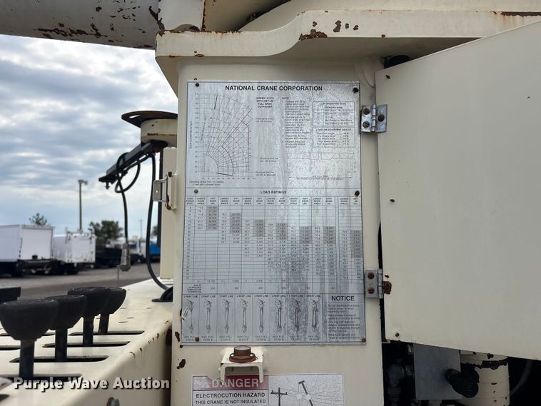 image for item EG9098 2003 Sterling Crane truck