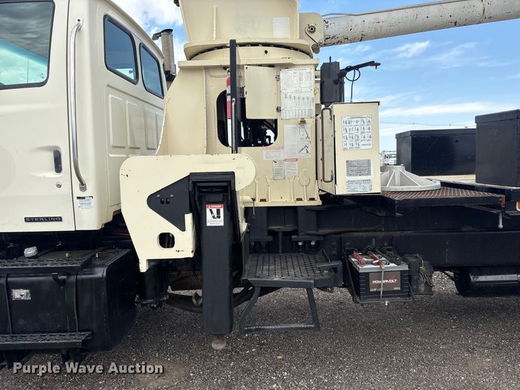 image for item EG9098 2003 Sterling Crane truck