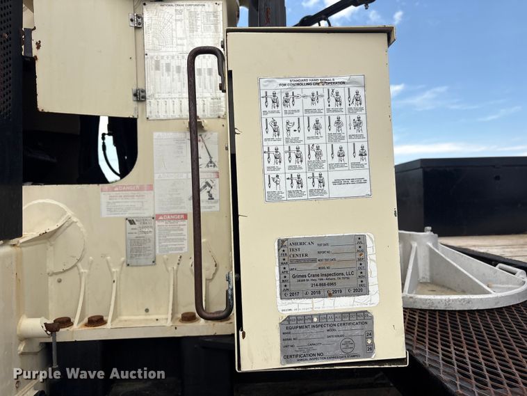 image for item EG9098 2003 Sterling Crane truck
