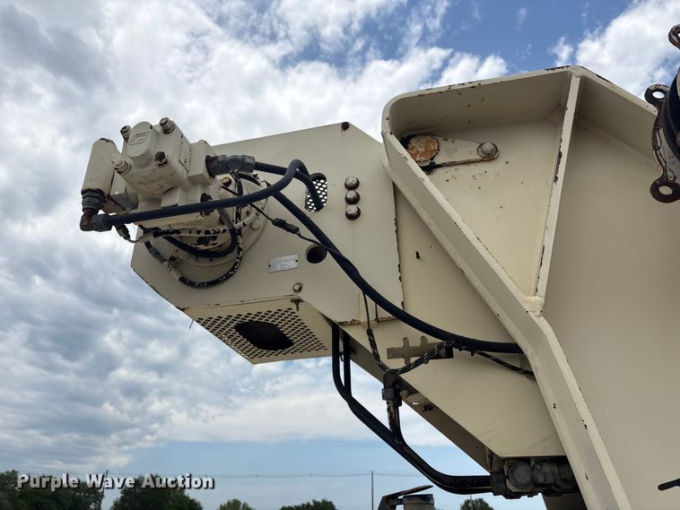 image for item EG9098 2003 Sterling Crane truck