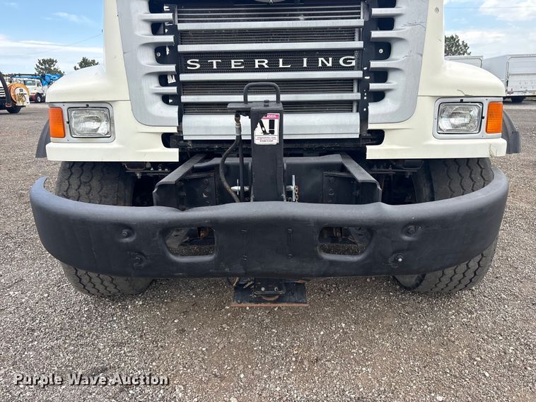 image for item EG9098 2003 Sterling Crane truck
